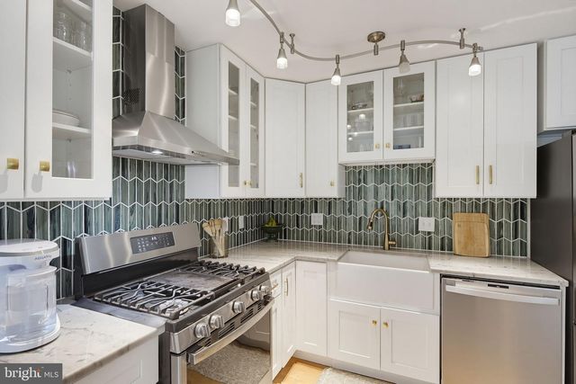 1034 DONINGTON CIR, Towson, MD 21204