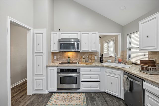 2108 Rose Cliff Lane, Carrollton, TX 75007