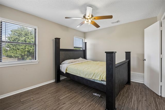 2108 Rose Cliff Lane, Carrollton, TX 75007