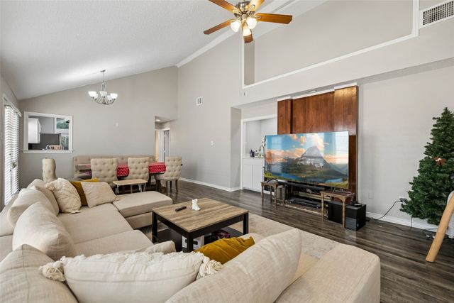 2108 Rose Cliff Lane, Carrollton, TX 75007