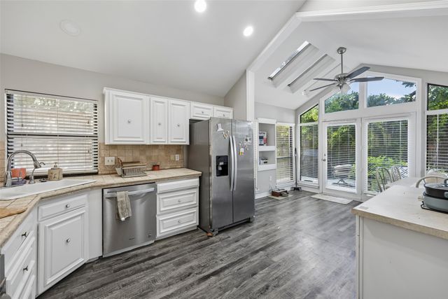 2108 Rose Cliff Lane, Carrollton, TX 75007