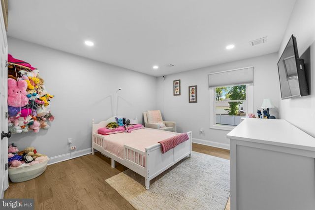 19 ACKER DRIVE, Middletown, NJ 07748
