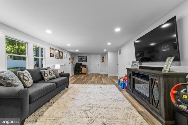 19 ACKER DRIVE, Middletown, NJ 07748