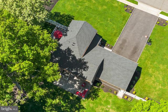 19 ACKER DRIVE, Middletown, NJ 07748