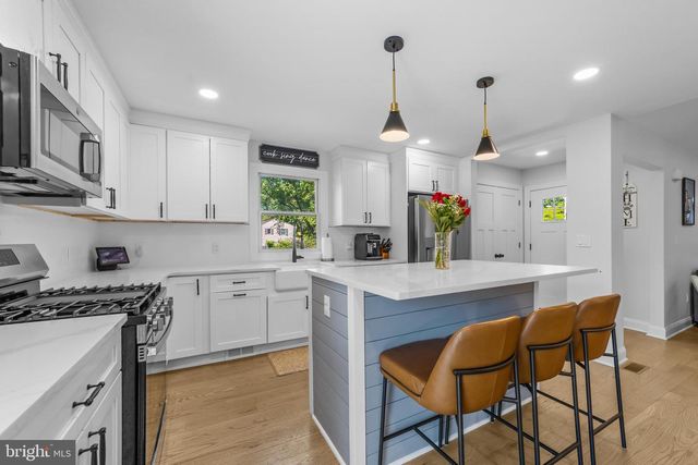 19 ACKER DRIVE, Middletown, NJ 07748