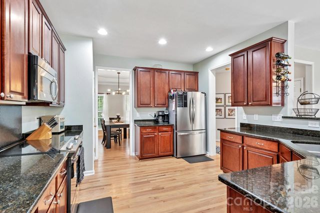 1038 Pepperwood Place, Lake Wylie, SC 29710