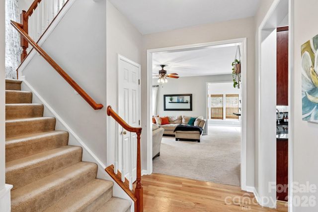 1038 Pepperwood Place, Lake Wylie, SC 29710