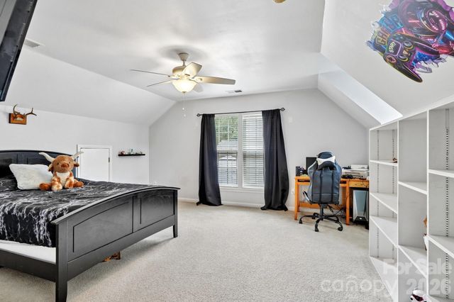 1038 Pepperwood Place, Lake Wylie, SC 29710