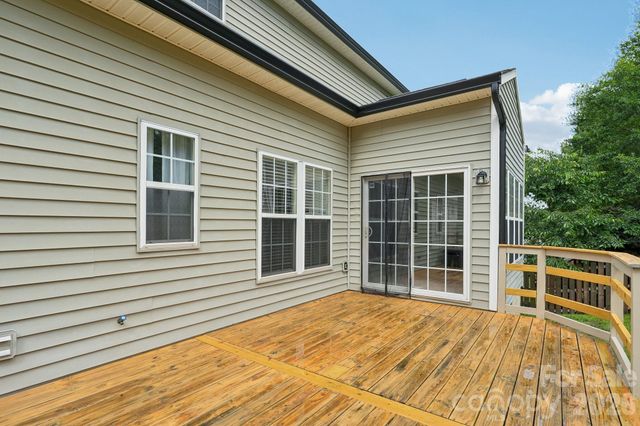 1038 Pepperwood Place, Lake Wylie, SC 29710