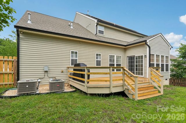 1038 Pepperwood Place, Lake Wylie, SC 29710