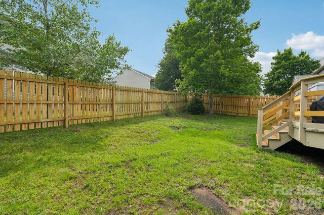 1038 Pepperwood Place, Lake Wylie, SC 29710