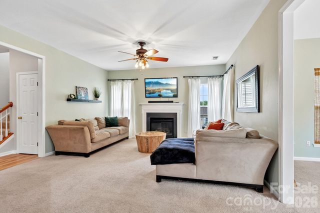 1038 Pepperwood Place, Lake Wylie, SC 29710