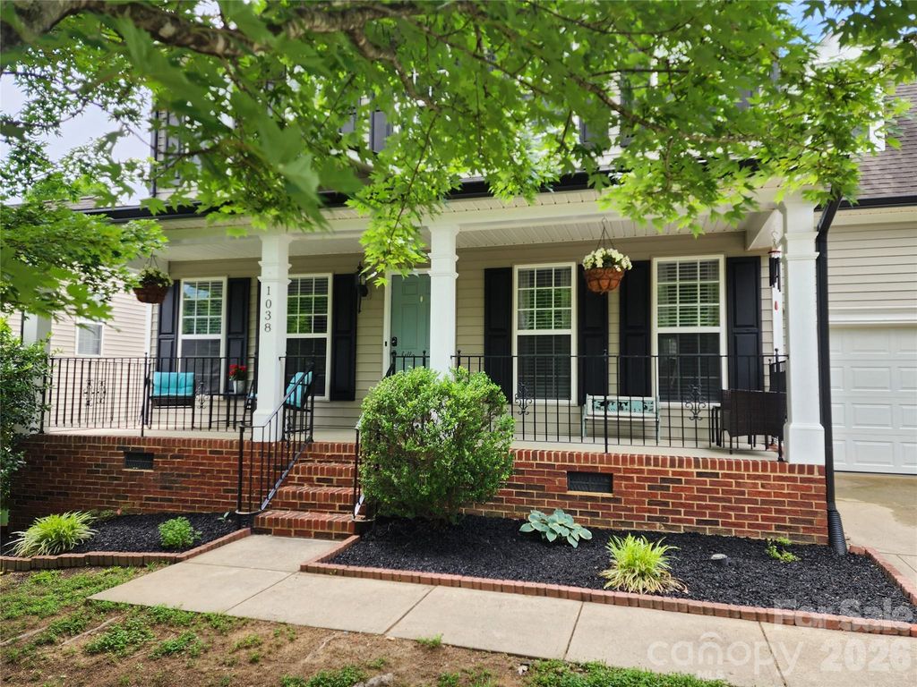 1038 Pepperwood Place, Lake Wylie, SC 29710