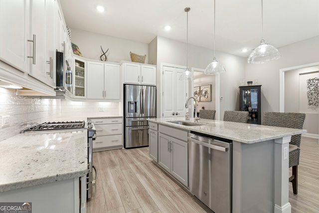 502 Hazelnut Drive, Peachtree City, GA 30269