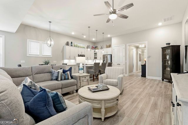 502 Hazelnut Drive, Peachtree City, GA 30269