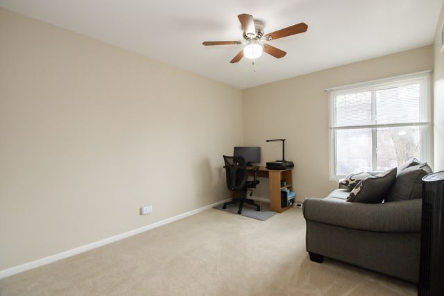 107 65th Lake Drive 202, Westmont, IL 60559