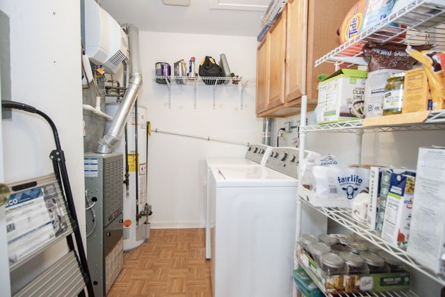 107 65th Lake Drive 202, Westmont, IL 60559