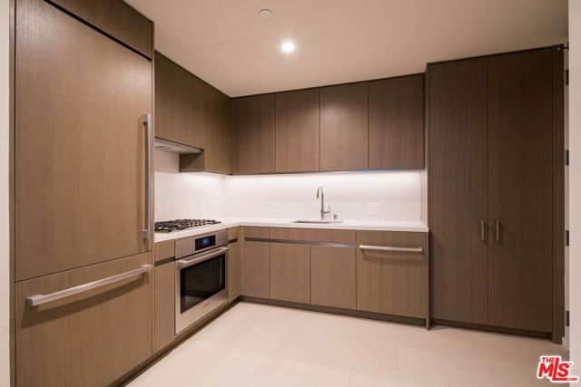 889 Francisco Street 3310, Los Angeles, CA 90017