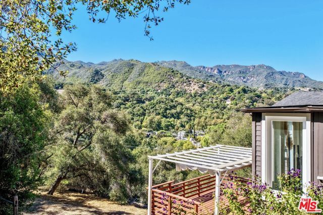 109 Muerdago Road, Topanga (los Angeles), CA 90290