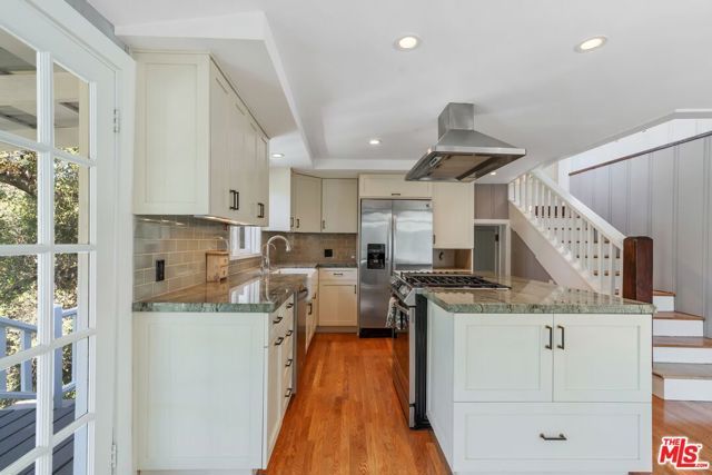 109 Muerdago Road, Topanga (los Angeles), CA 90290