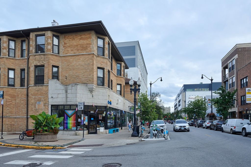 3125-35 N Broadway Avenue, Chicago, IL 60657 — exterior