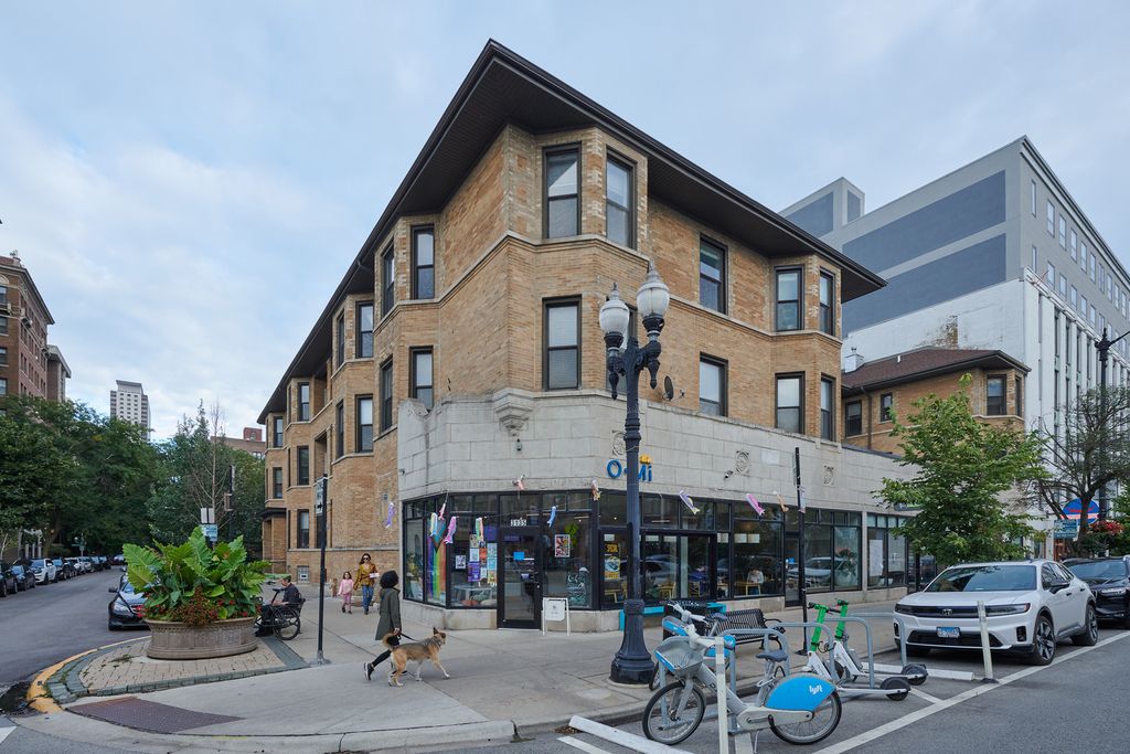 3125-35 N Broadway Avenue, Chicago, IL 60657 — photo 2