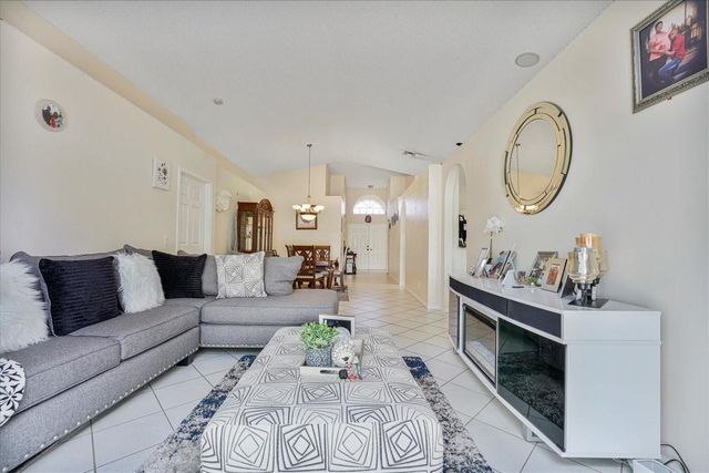 3787 Providence Rd, Boynton Beach, FL 33436