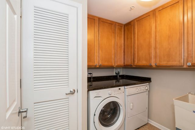 1479 N Milwaukee Avenue 101, Libertyville, IL 60048