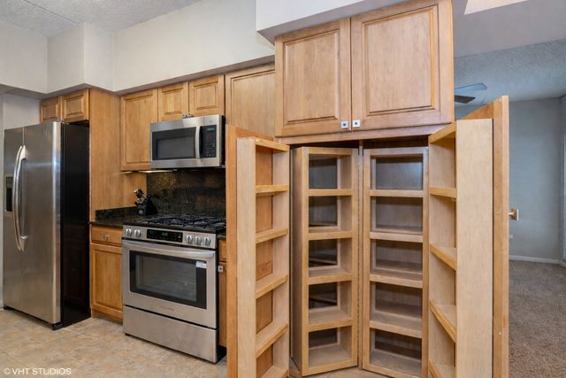 1479 N Milwaukee Avenue 101, Libertyville, IL 60048