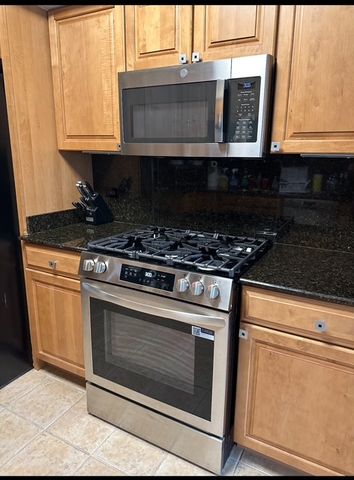 1479 N Milwaukee Avenue 101, Libertyville, IL 60048