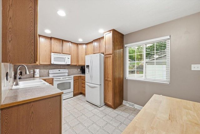 23 ARNOLD Avenue, Council Bluffs, IA 51503