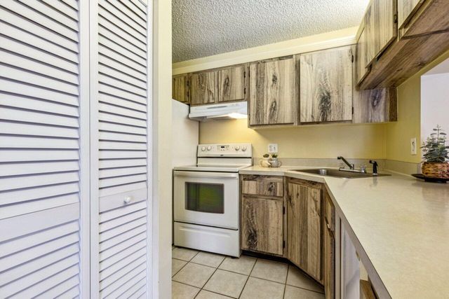 618 Sea Pine Way A2, Greenacres, FL 33415