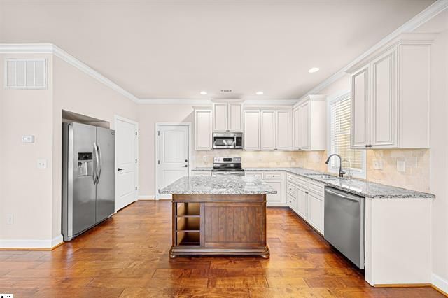 330 Belle Oaks Drive, Simpsonville, SC 29680