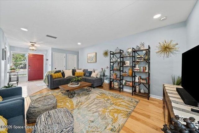 637 E Lincoln Avenue, Melbourne, FL 32901