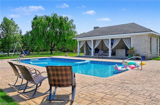 2909 Estates DR, Virginia Beach, VA 23454