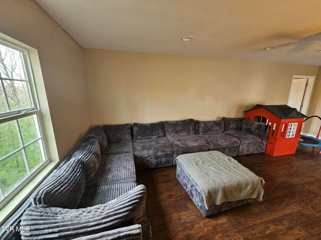 7395 Grady Lane, Wise, VA 24293