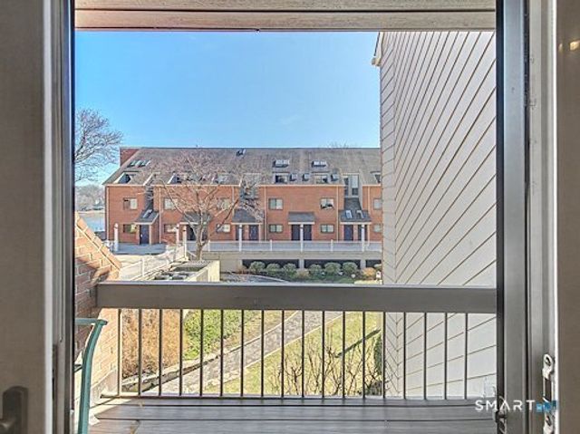 9 River Road 418, Greenwich, CT 06807