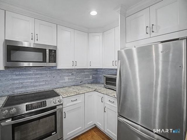 9 River Road 418, Greenwich, CT 06807