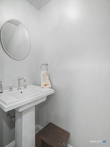 9 River Road 418, Greenwich, CT 06807