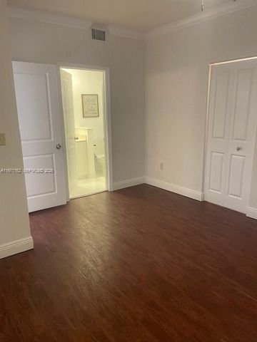 5960 W Sample Rd 305, Coral Springs, FL 33067