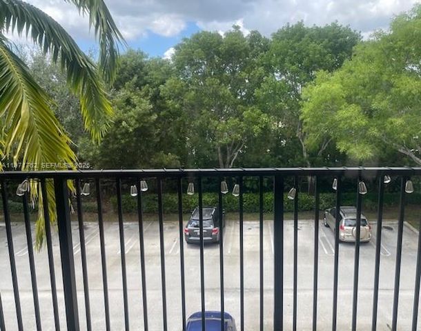 5960 W Sample Rd 305, Coral Springs, FL 33067