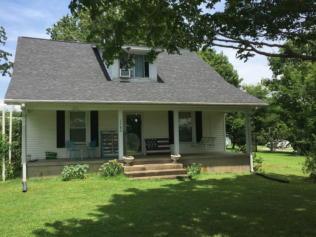 1584 Latimer Ln, Hendersonville, TN 37075