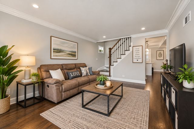 3649 N Newcastle Avenue, Chicago, IL 60634