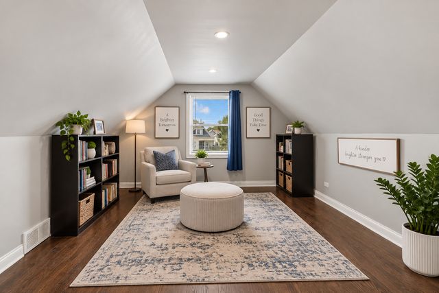 3649 N Newcastle Avenue, Chicago, IL 60634