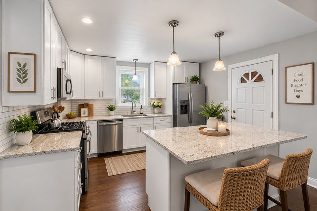 3649 N Newcastle Avenue, Chicago, IL 60634