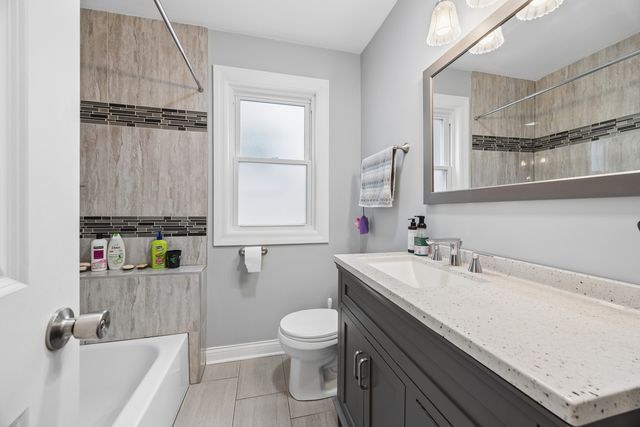 3649 N Newcastle Avenue, Chicago, IL 60634