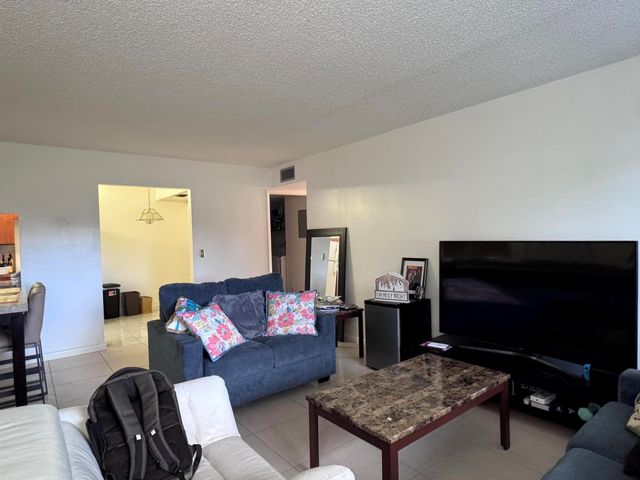 3676 Alder Drive E1, West Palm Beach, FL 33417