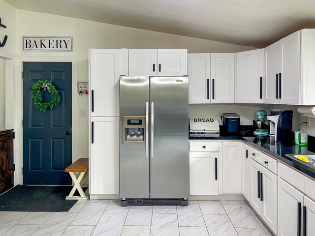 1709 5th Ave, Minot, ND 58701