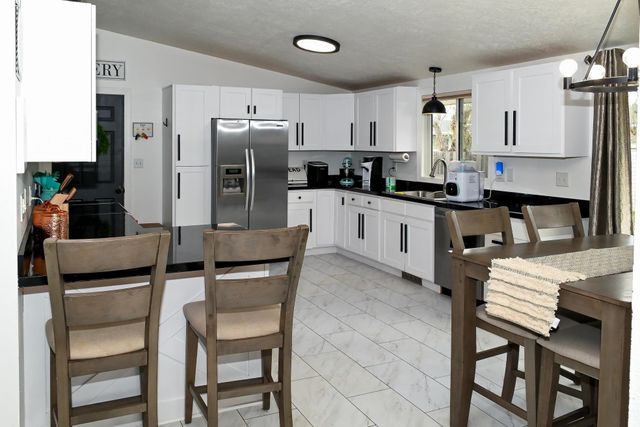 1709 5th Ave, Minot, ND 58701