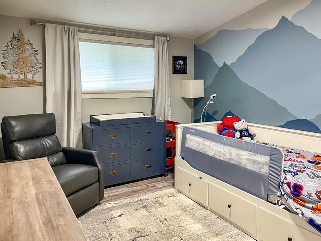 1709 5th Ave, Minot, ND 58701